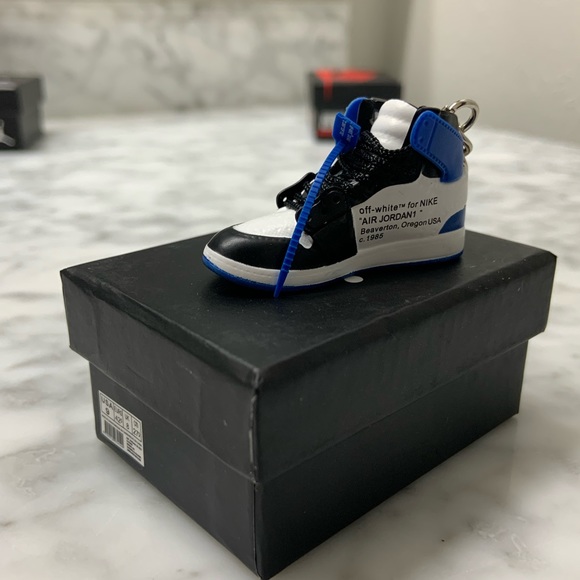 Off-White Air Jordan1 3D keychain 
(Blue and black) - Picture 3 of 4